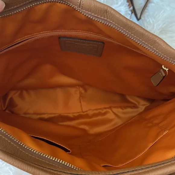 Preowned coach bag - Picture 3 of 11
